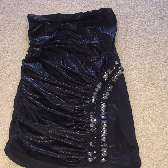 Women’s Ipona Dress - Picture 1 of 3